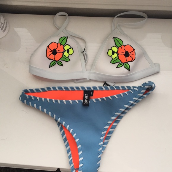 triangl swimwear Other - ‘Dree’ triangl bikini in white flora + light blue